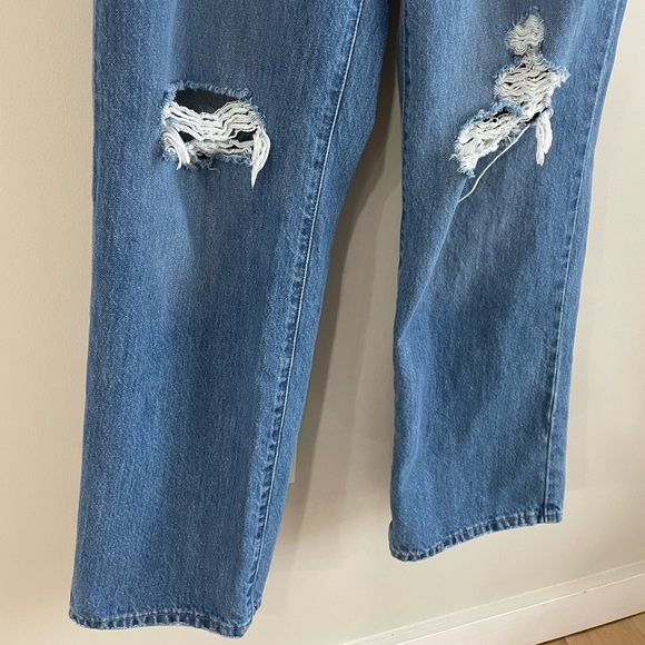 Levi’s High Waisted Straight Distressed Jeans - Size 25 - Picture 10 of 16